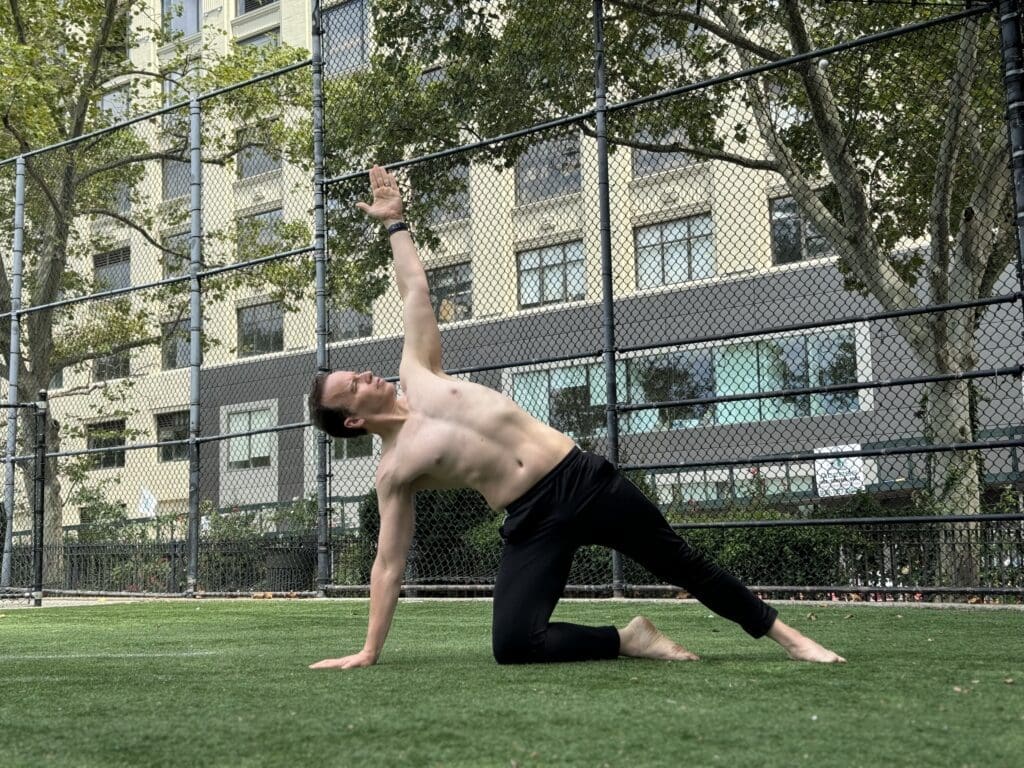 James Donegan Performs Modified Side Plank