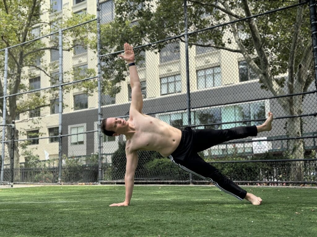 James Donegan performs Side Plank Progression